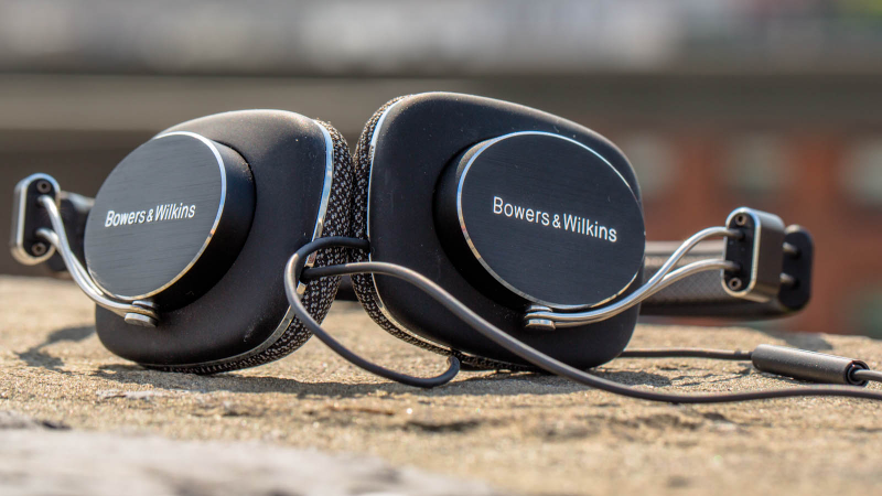 Illustration for article titled Bowers & Wilkins P3 Review: The Sound Is There, but the Luxury Is Spare